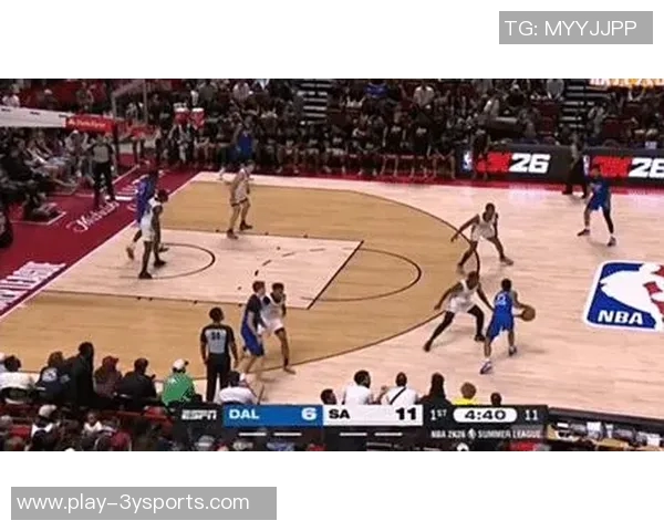 基德对弗拉格年龄的质疑引发关注他在场上场下的成熟表现令人印象深刻 基德对弗拉格年龄的质疑引发关注他在场上场下的成熟表现令人印象深刻