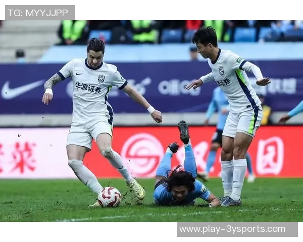 三镇门将郭嘉宇专注防守表现强调团队胜利的重要性 三镇门将郭嘉宇专注防守表现强调团队胜利的重要性