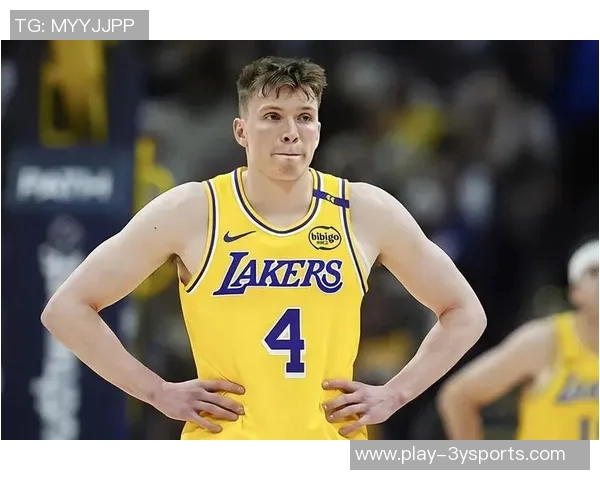 夸梅直言布朗尼一年无进步威少积极跑动更具价值