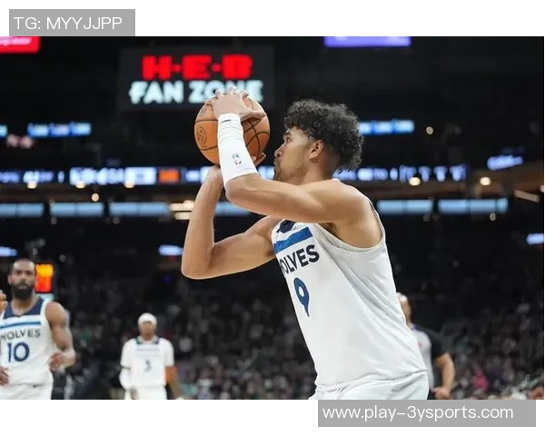 芬奇赞朱赞职业素养与投篮能力期待他在新环境中展现才华